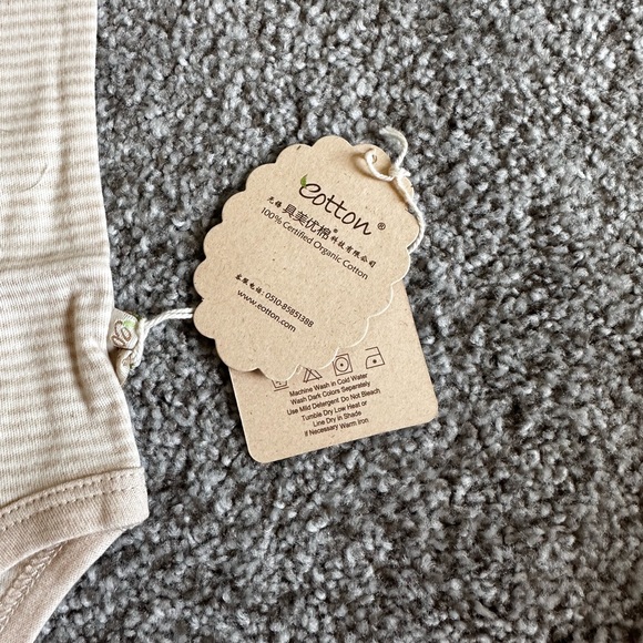 NWT, 2 baby boy onsies,12-18 months - Picture 4 of 8